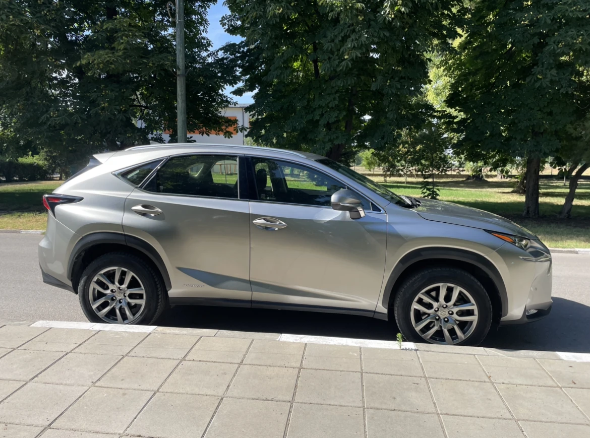 Lexus NX 300h Executive 2.5 hybrid 4x4 Гаранция на Батериите - изображение 4