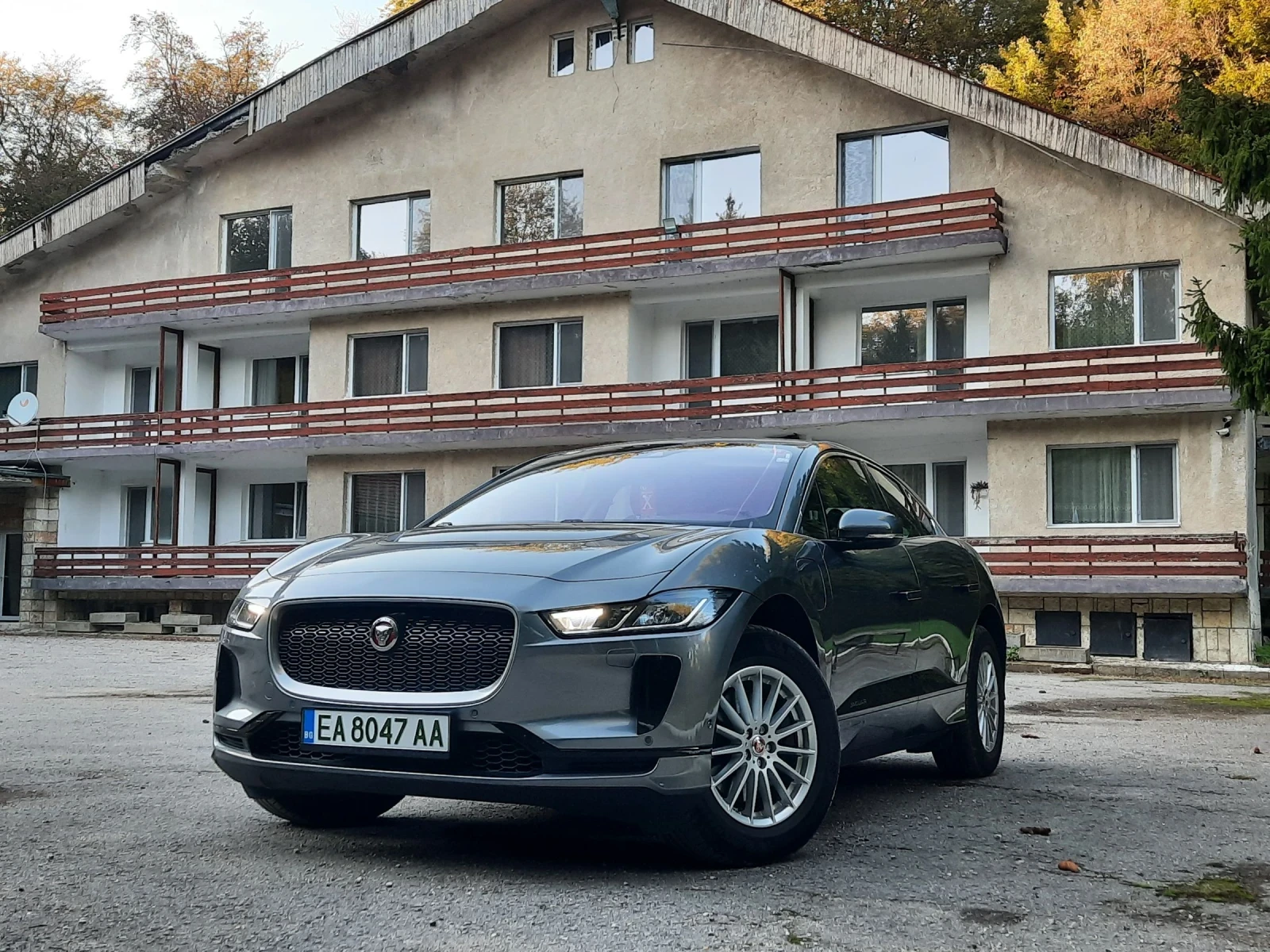 Jaguar I-Pace EV400 - изображение 2