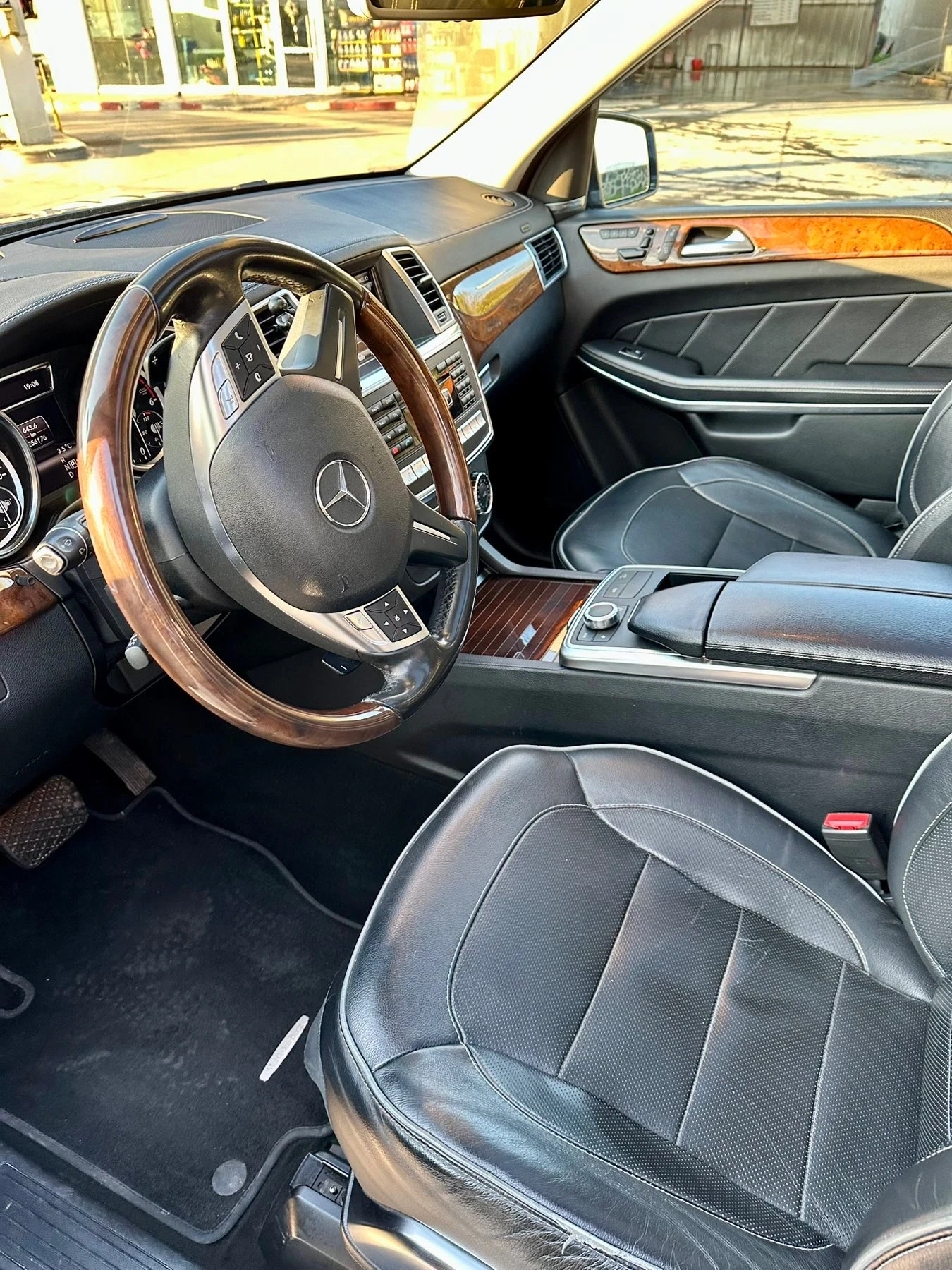Mercedes-Benz GL 350  - изображение 6