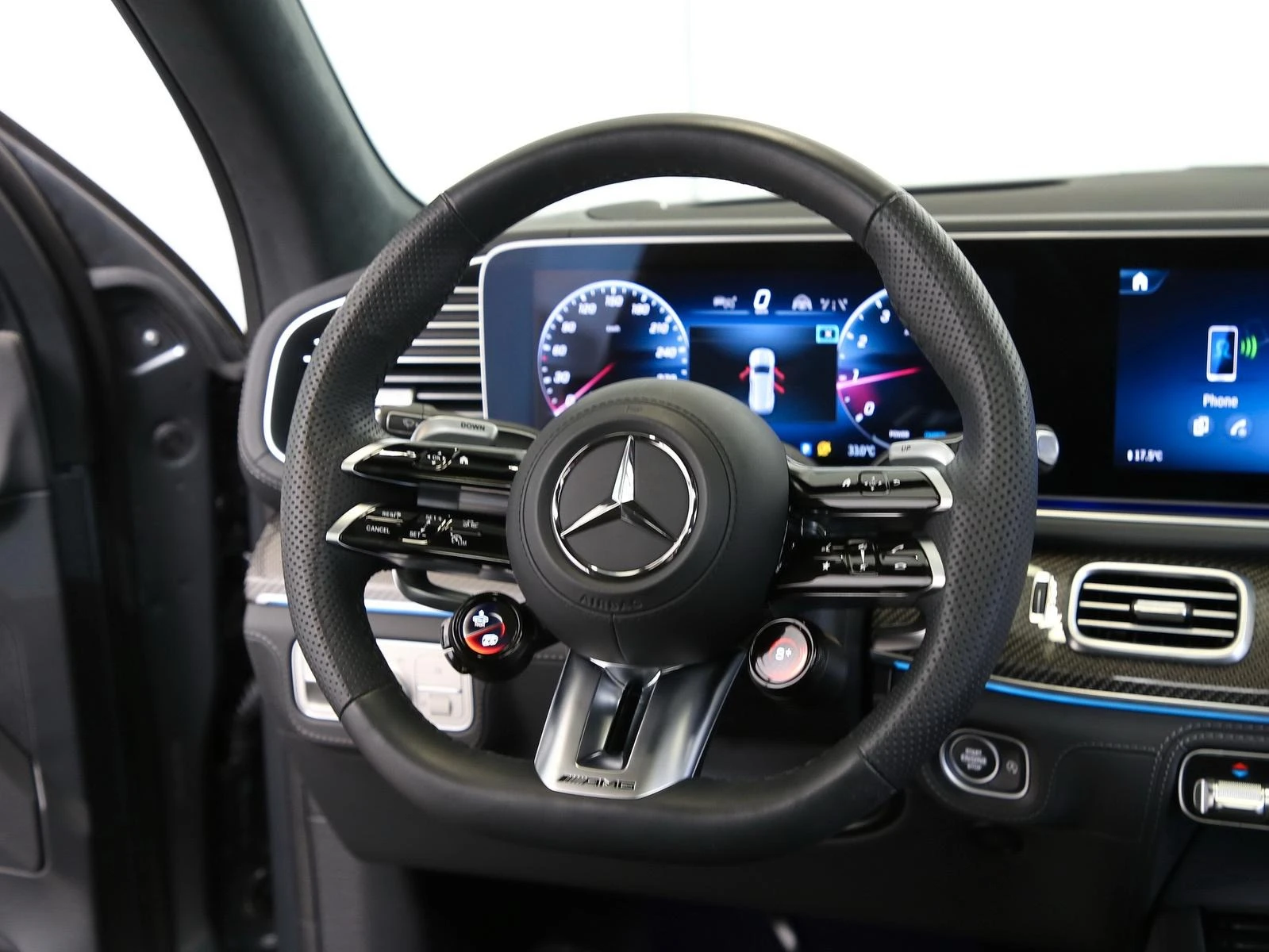 Mercedes-Benz GLS 63 AMG 4-MATIC/FACELIFT/CARBON/BURM/PANO/360/HEAD UP/TV/ - изображение 9