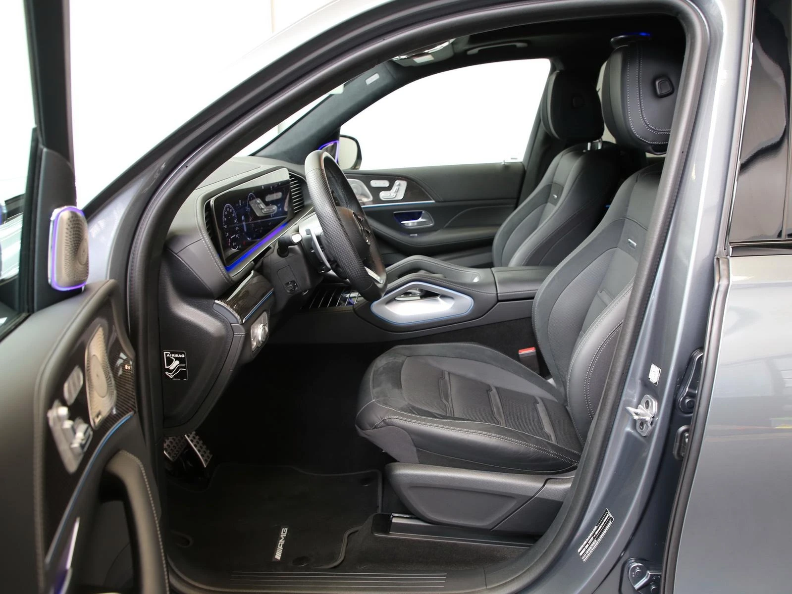 Mercedes-Benz GLS 63 AMG 4-MATIC/FACELIFT/CARBON/BURM/PANO/360/HEAD UP/TV/ - изображение 8