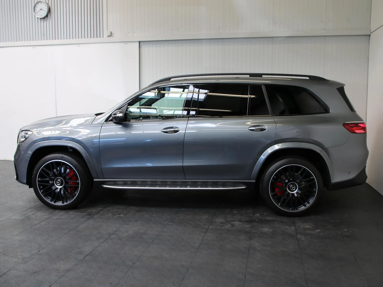 Mercedes-Benz GLS 63 AMG 4-MATIC/FACELIFT/CARBON/BURM/PANO/360/HEAD UP/TV/ - изображение 4