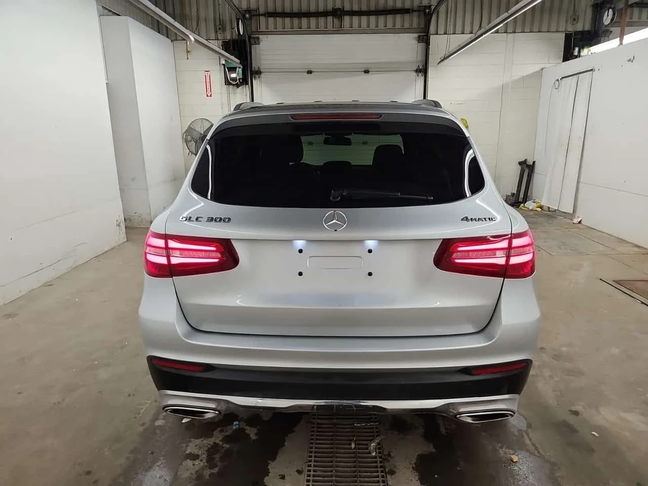 Mercedes-Benz GLC 300 * БЕЗ ЗАБЕЛЕЖКИ * ПАНОРАМА* ДВА КЛЮЧА*  - изображение 6