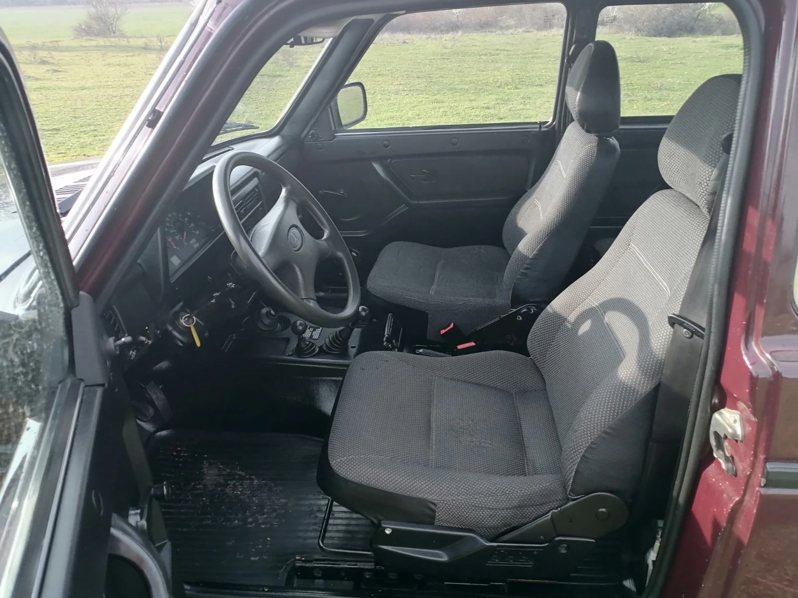 Lada Niva 1.7, снимка 11 - Автомобили и джипове - 54088239