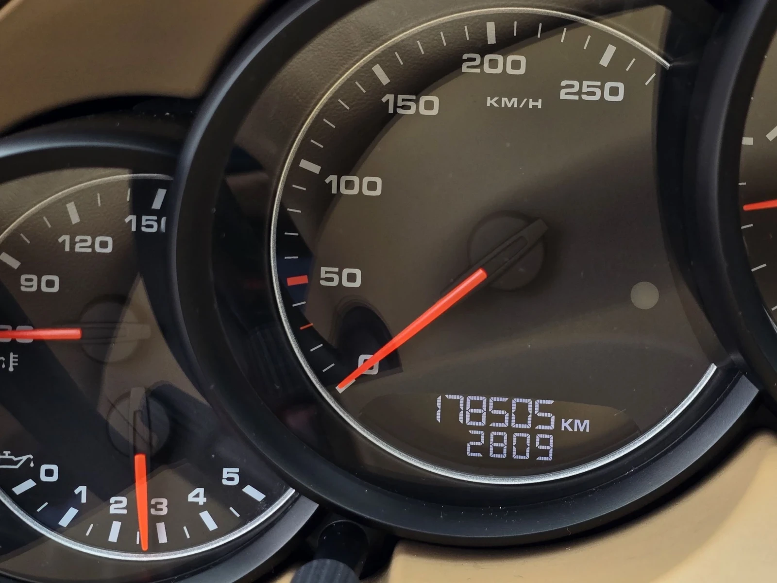 Porsche Cayenne 3.0TD 240hp, снимка 16 - Автомобили и джипове - 54424813