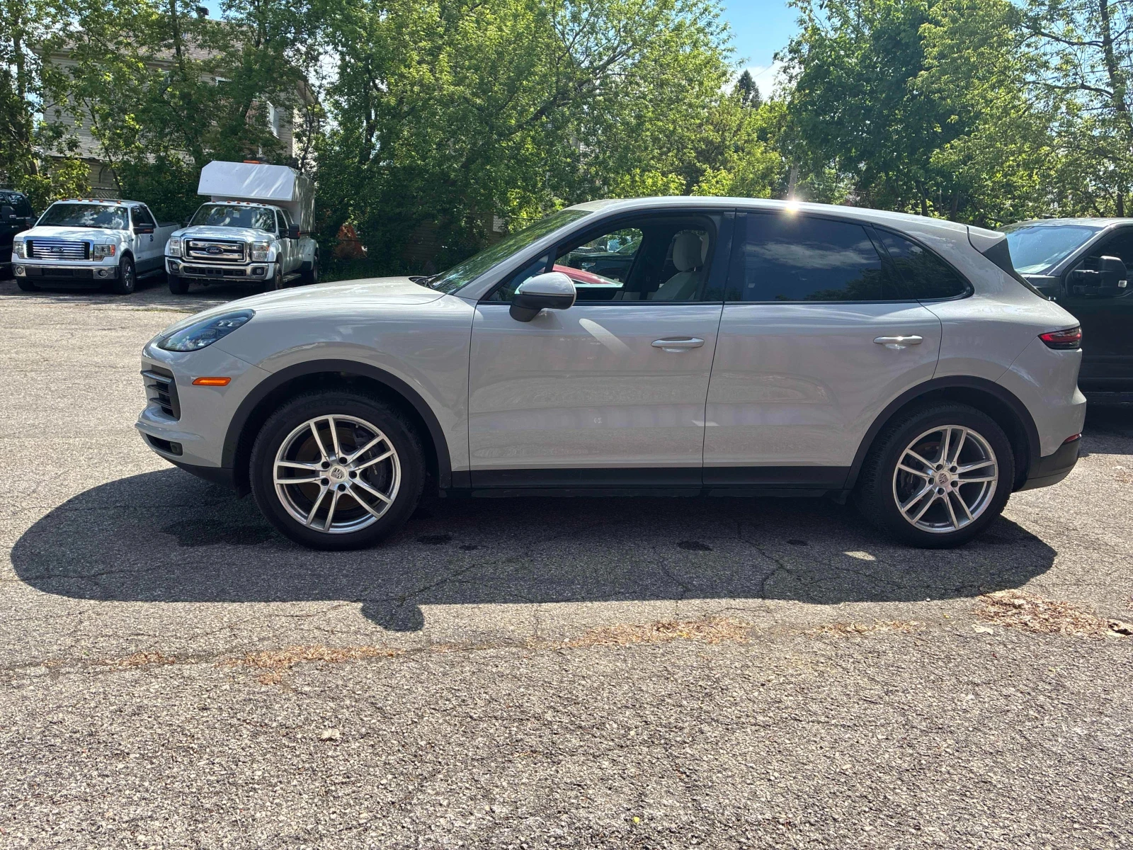 Porsche Cayenne CARFAX * АВТО КРЕДИТ * ПРОГНОЗНА ЦЕНА ДО БГ * , снимка 3 - Автомобили и джипове - 54691623