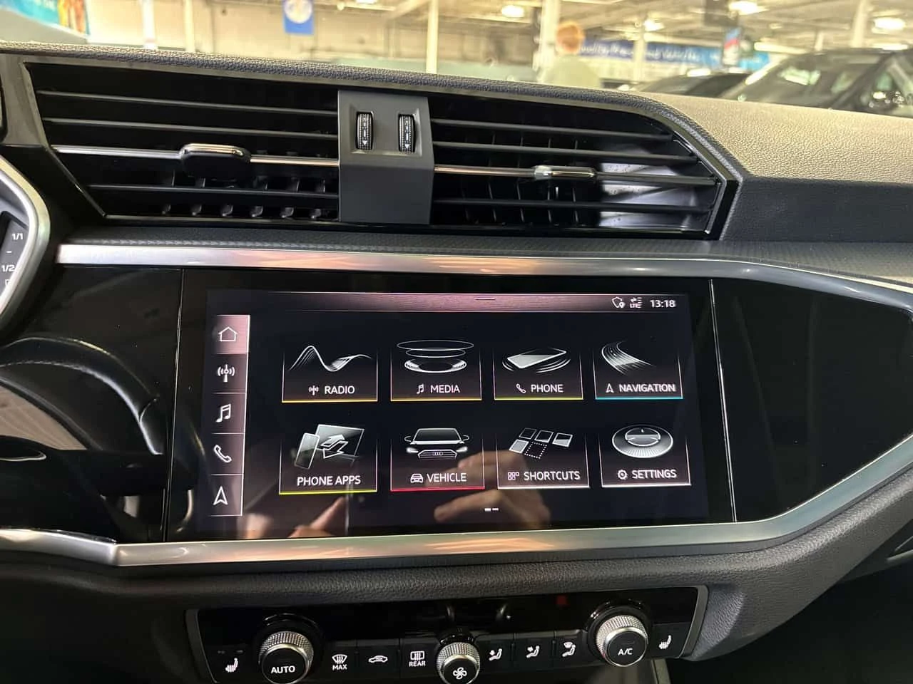 Audi Q3 * Progressiv| QUATTRO| S LINE| PANOROOF| CLUSTERNA, снимка 13 - Автомобили и джипове - 54874028