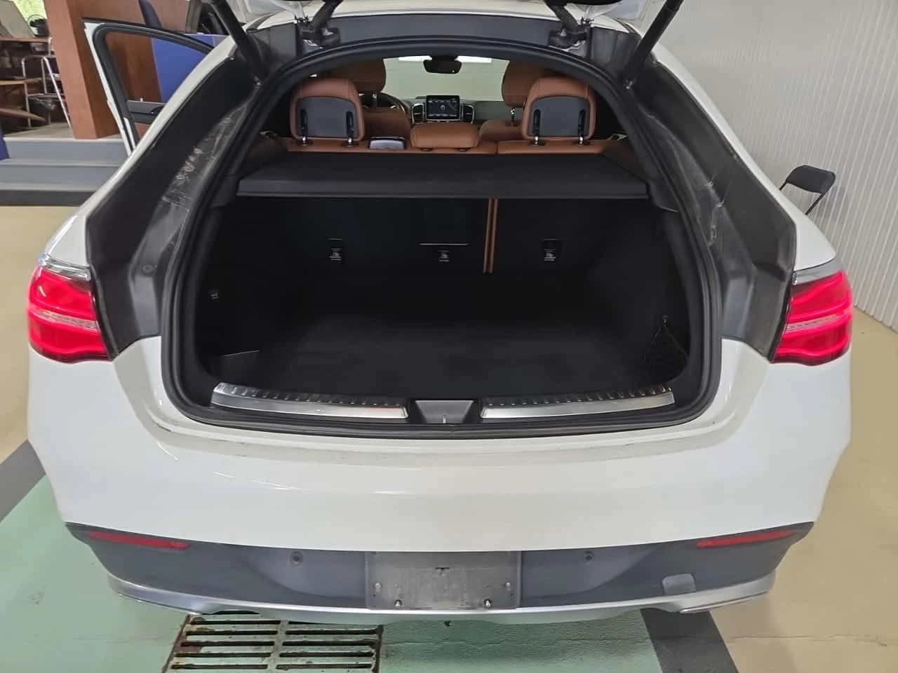 Mercedes-Benz GLE 43 AMG  DISTRONIC / 360 / MEMORY / HARMAN KARDON , снимка 5 - Автомобили и джипове - 55444278