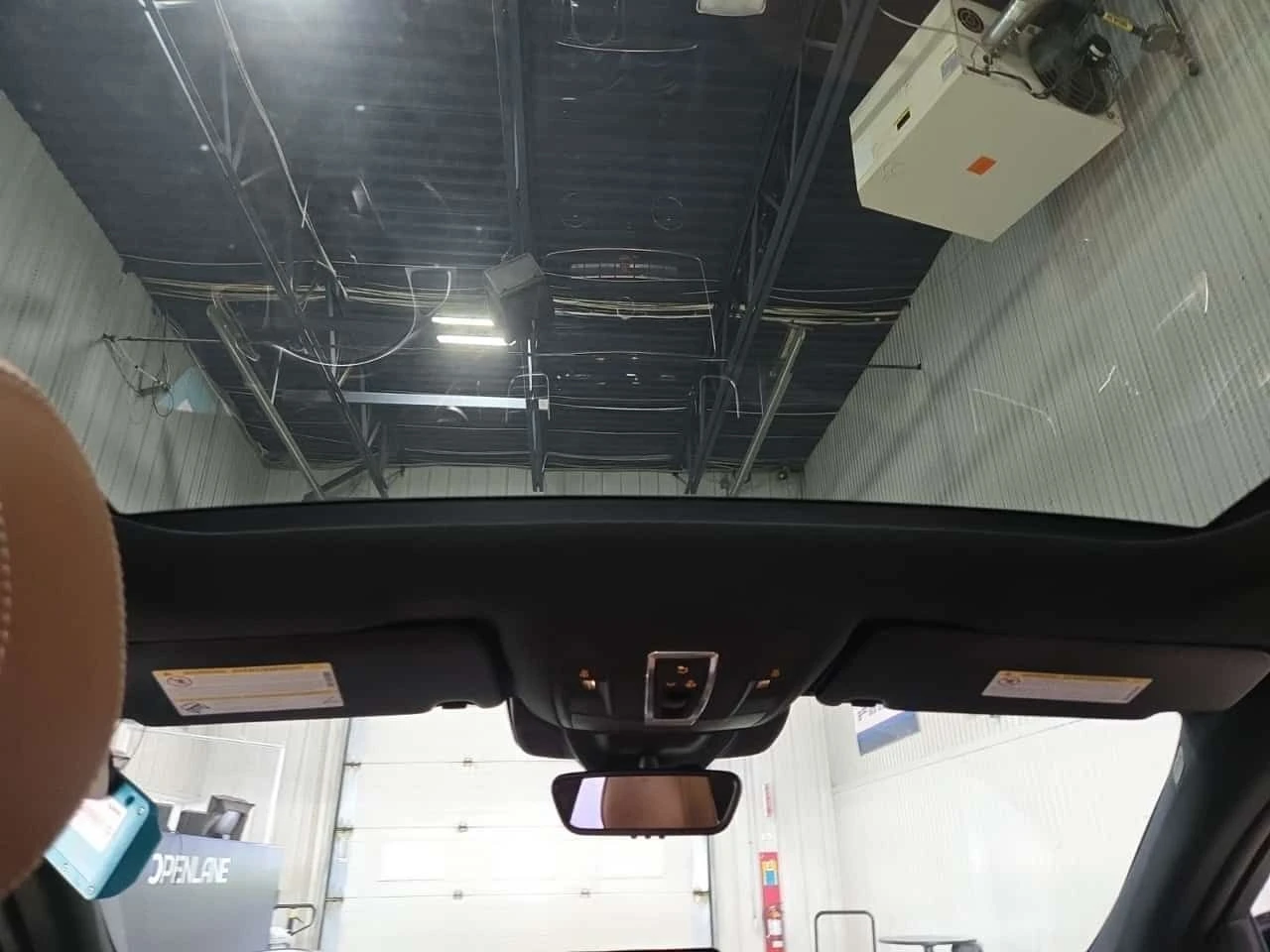 Mercedes-Benz GLE 43 AMG  DISTRONIC / 360 / MEMORY / HARMAN KARDON , снимка 14 - Автомобили и джипове - 55444278