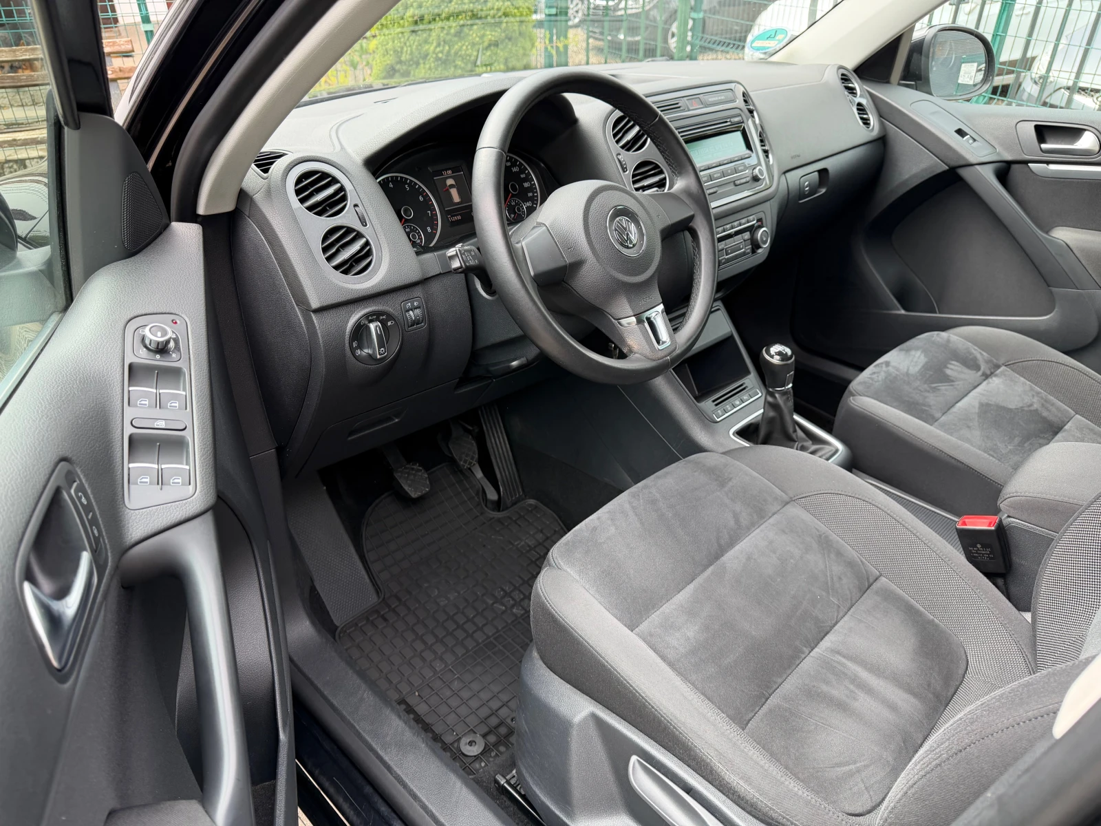 VW Tiguan 1.4TSI HIGHLINE., снимка 8 - Автомобили и джипове - 56271083