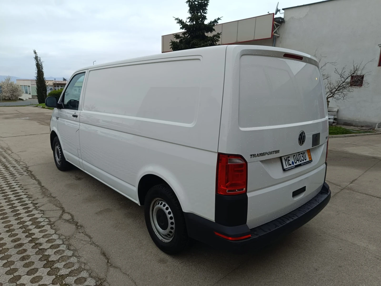 VW T6 2.0TDI/LANG/ПЪЛНА СЕРВИЗНА ИСТОРИЯ , снимка 4 - Бусове и автобуси - 54054907