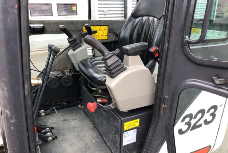 Багер Bobcat 323, снимка 6 - Индустриална техника - 53289396
