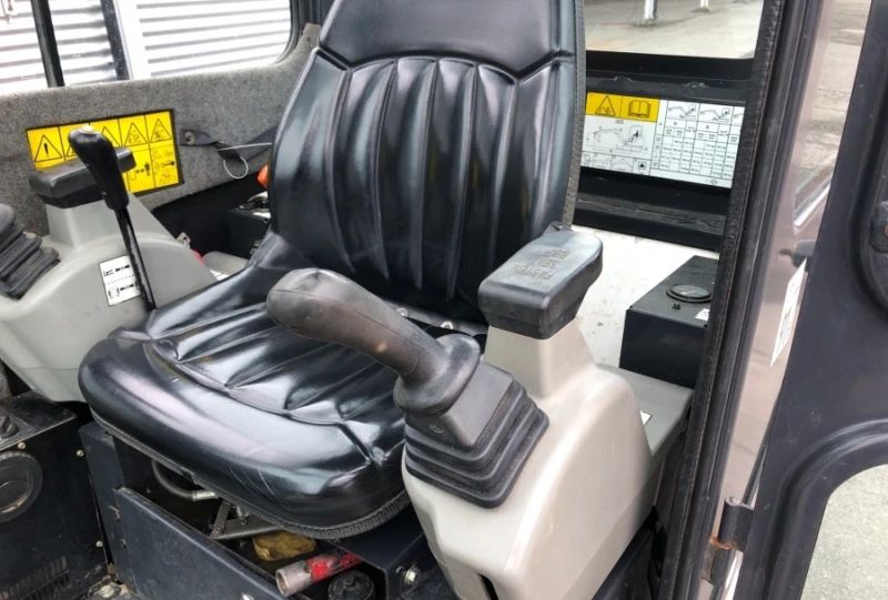 Багер Bobcat 323, снимка 11 - Индустриална техника - 53289396