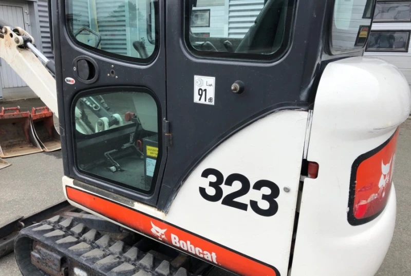Багер Bobcat 323, снимка 4 - Индустриална техника - 53289396