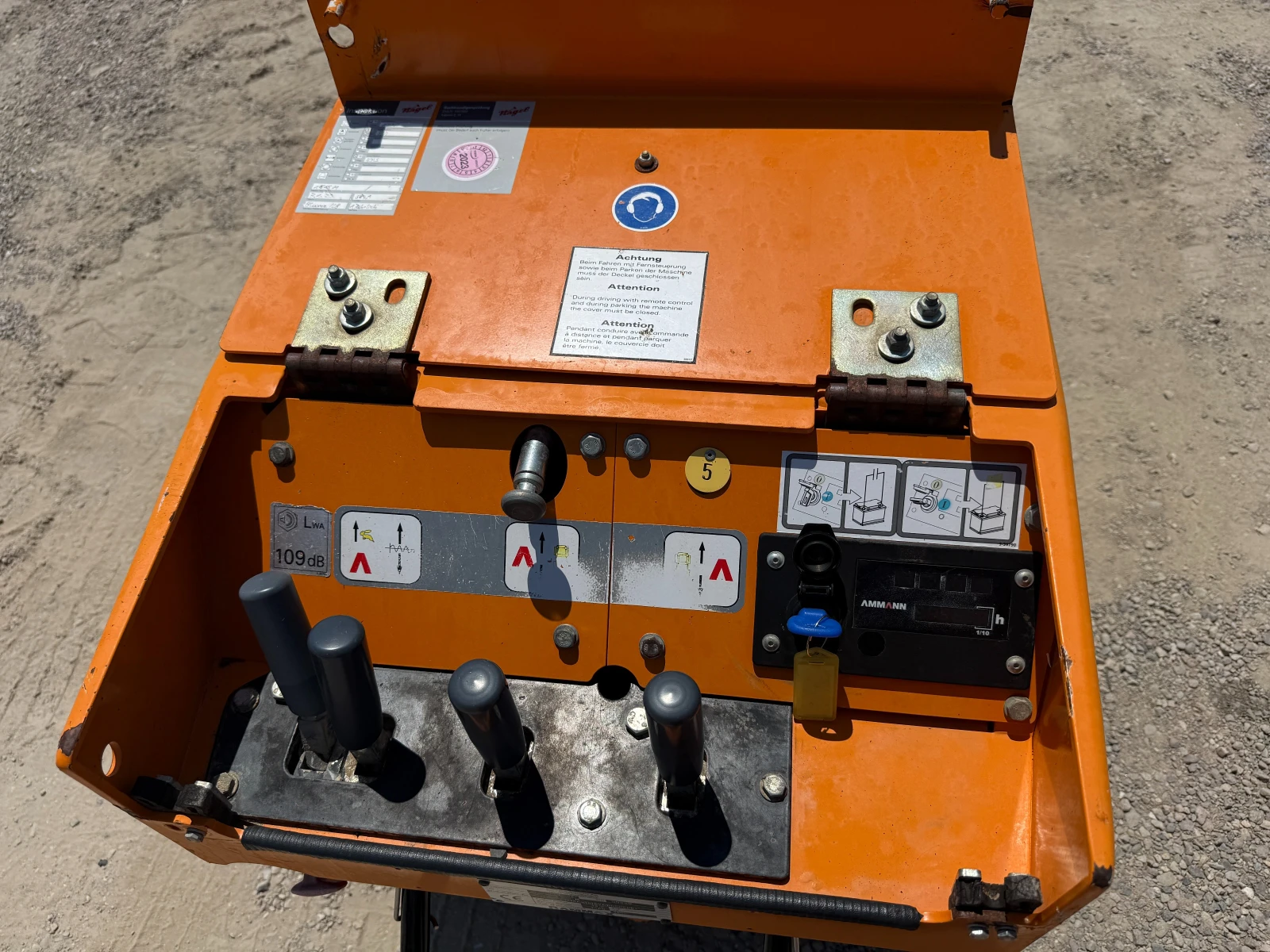 Валяк Ammann RAMMAX 1515-M, снимка 9 - Индустриална техника - 55061842