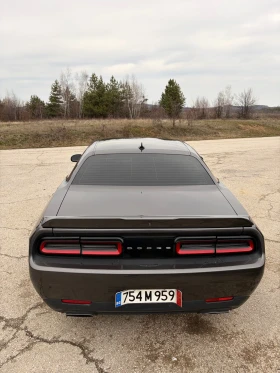 Dodge Challenger 5.7 HEMI R/T, снимка 2