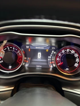 Dodge Challenger 5.7 HEMI R/T, снимка 12