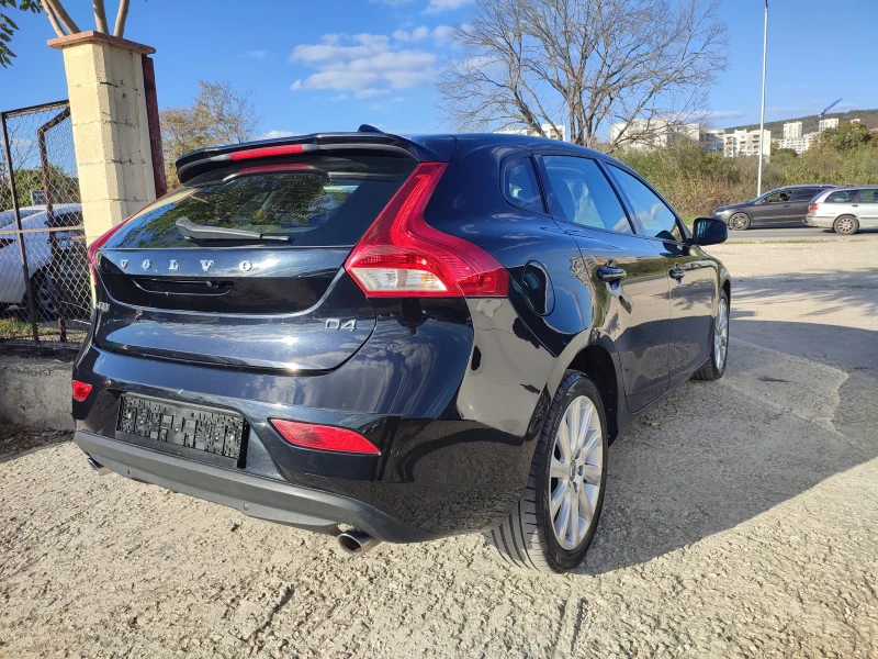 Volvo V40 2.0 D4 full , снимка 11 - Автомобили и джипове - 47656523