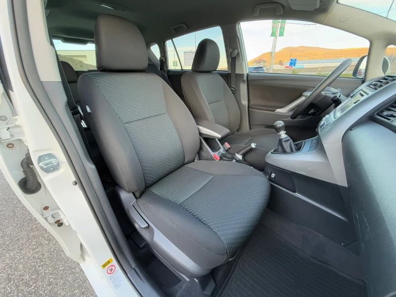 Toyota Verso 2.0D-4D 126к.с * Навигация* * Климатроник* , снимка 13 - Автомобили и джипове - 48382693