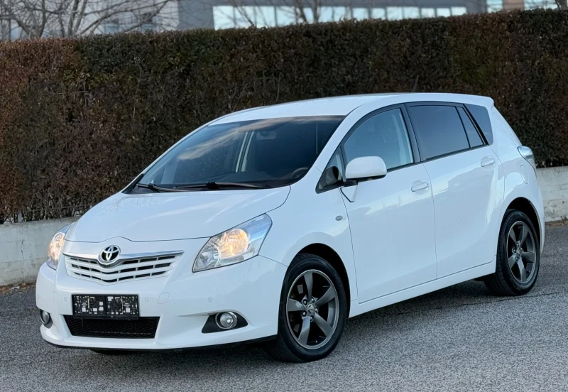 Toyota Verso 2.0D-4D 126к.с * Навигация* * Климатроник* , снимка 1 - Автомобили и джипове - 48382693