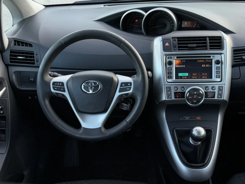 Toyota Verso 2.0D-4D 126к.с * Навигация* * Климатроник* , снимка 10 - Автомобили и джипове - 48382693