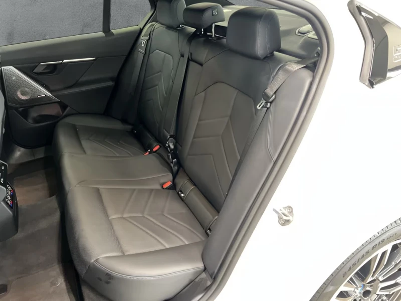 BMW i5 eDRIVE40/340HP/M-SPORT/B&W/ACC/HEAD-UP/KLESS/861f, снимка 16 - Автомобили и джипове - 52197069