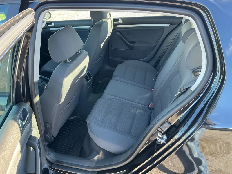 VW Golf 1.9 TDI, снимка 14 - Автомобили и джипове - 52408679
