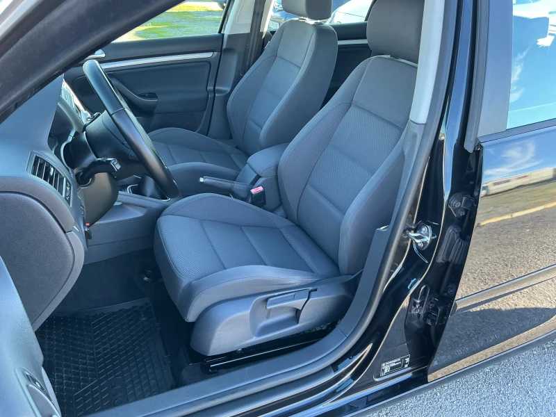 VW Golf 1.9 TDI, снимка 13 - Автомобили и джипове - 52408679