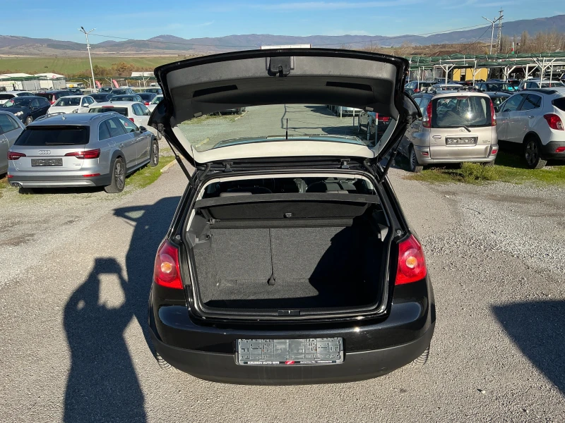 VW Golf 1.9 TDI, снимка 10 - Автомобили и джипове - 52408679