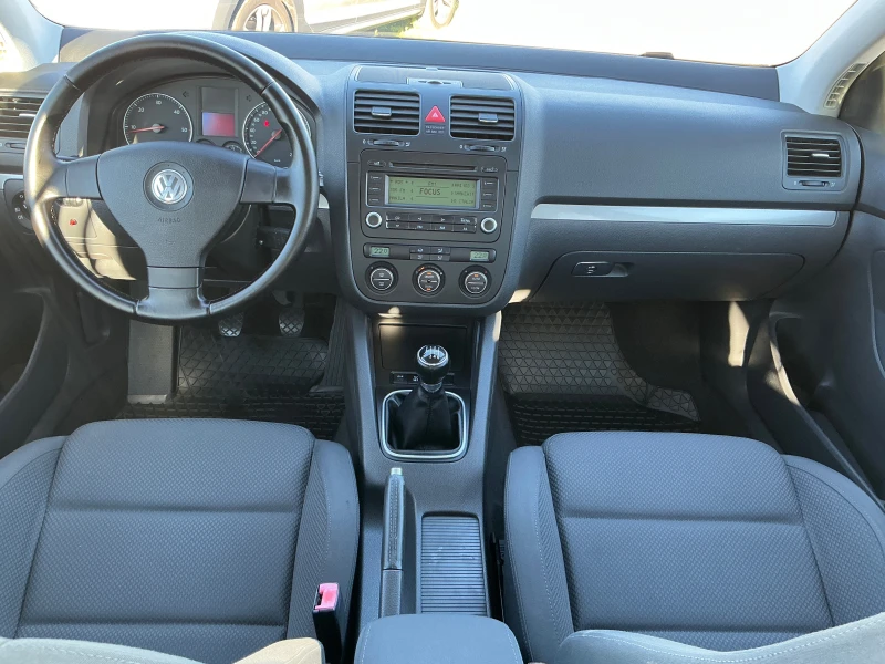VW Golf 1.9 TDI, снимка 11 - Автомобили и джипове - 52408679
