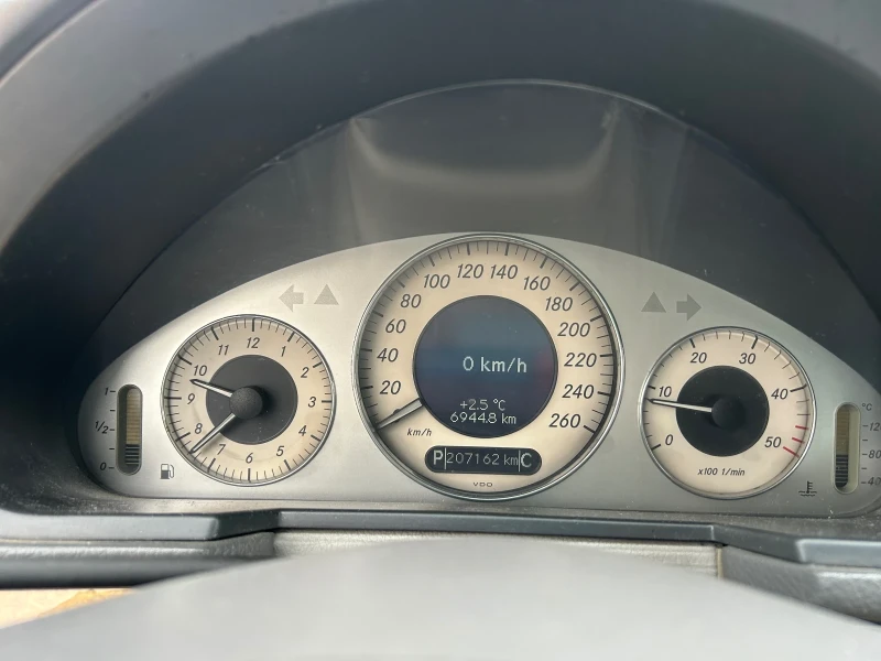 Mercedes-Benz E 270, снимка 10 - Автомобили и джипове - 52771730