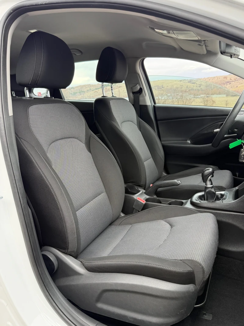 Hyundai I30 1.4MPI EURO 6 TUV, снимка 14 - Автомобили и джипове - 53013293