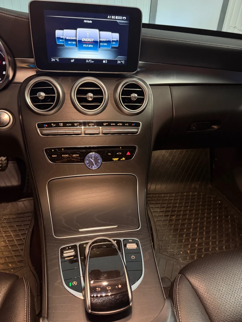Mercedes-Benz C 250 AMG Style 4 MATIC, снимка 5 - Автомобили и джипове - 53034648