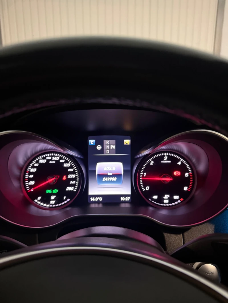 Mercedes-Benz C 250 AMG Style 4 MATIC, снимка 8 - Автомобили и джипове - 53034648