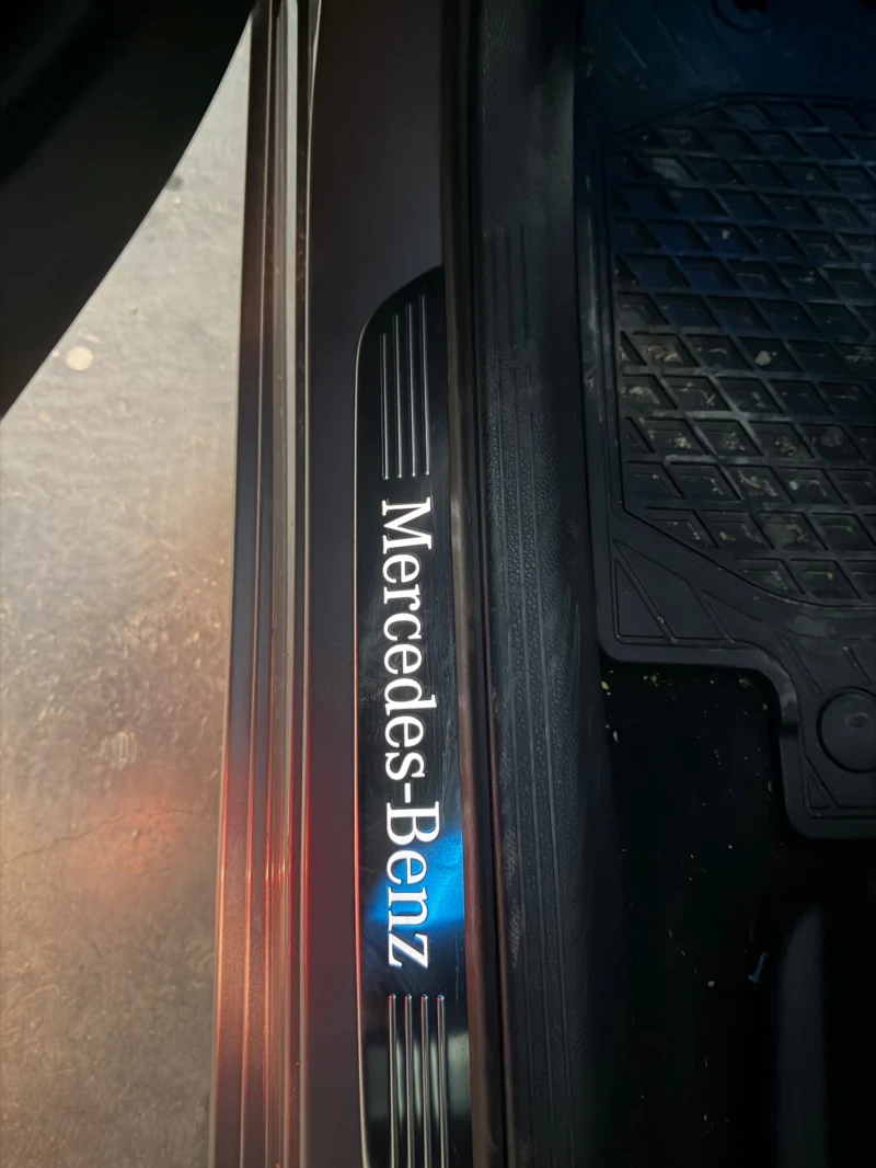 Mercedes-Benz C 250 AMG Style 4 MATIC, снимка 9 - Автомобили и джипове - 53034648