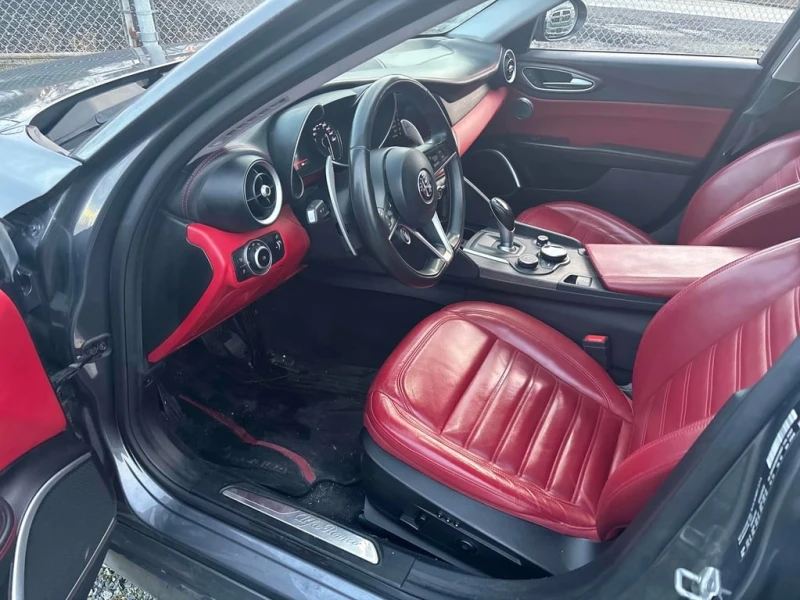 Alfa Romeo Giulia * TI * CARFAX * БЕЗ ПЪРВОНАЧАЛНА ВНОСКА, снимка 6 - Автомобили и джипове - 53093537