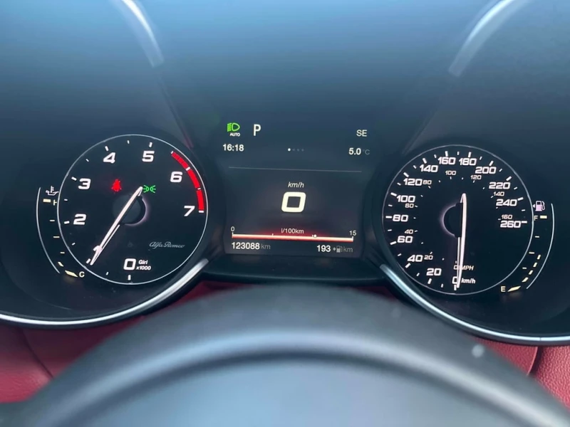 Alfa Romeo Giulia * TI * CARFAX * БЕЗ ПЪРВОНАЧАЛНА ВНОСКА, снимка 12 - Автомобили и джипове - 53093537