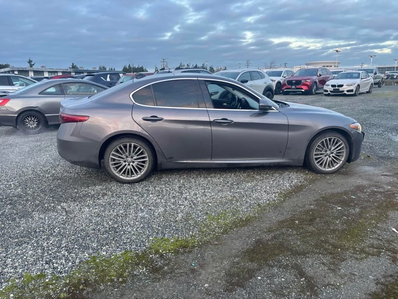 Alfa Romeo Giulia * TI * CARFAX * БЕЗ ПЪРВОНАЧАЛНА ВНОСКА, снимка 3 - Автомобили и джипове - 53093537