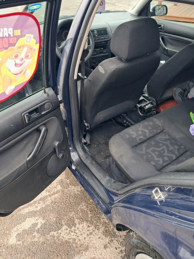 VW Golf 1.6sr, снимка 3 - Автомобили и джипове - 53212116