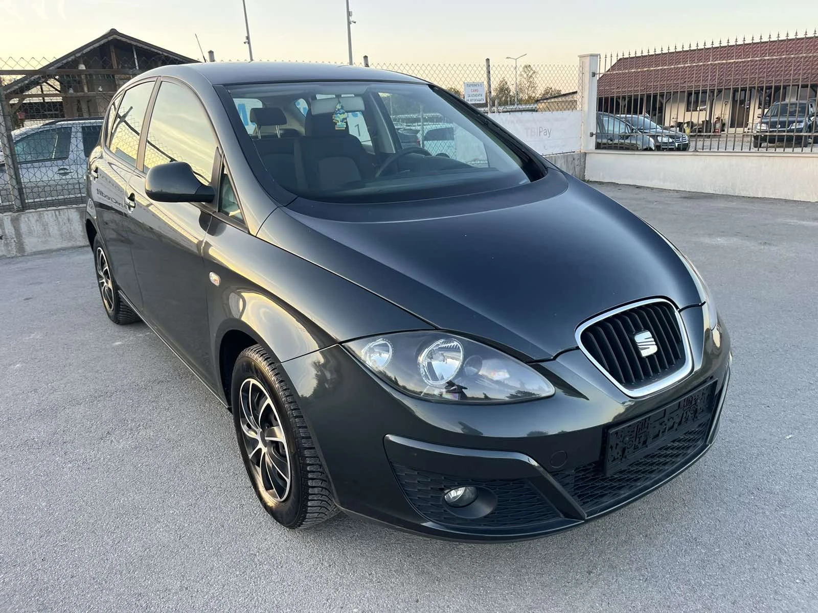 Seat Altea 1.4I 86кс  СТАРИЯ МОТОР 130 000км КЛИМАТИК - изображение 3