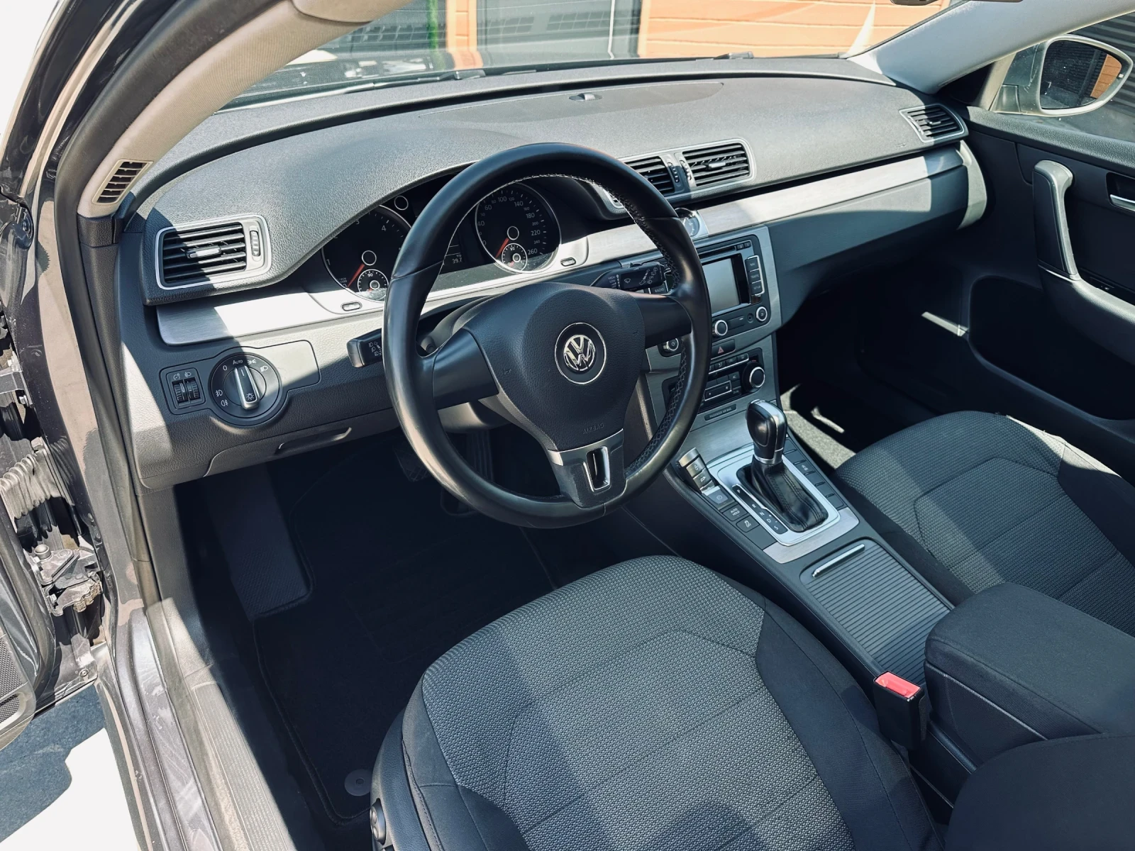 VW Passat 2.0TDI/DSG/Navi/Панорама - изображение 10