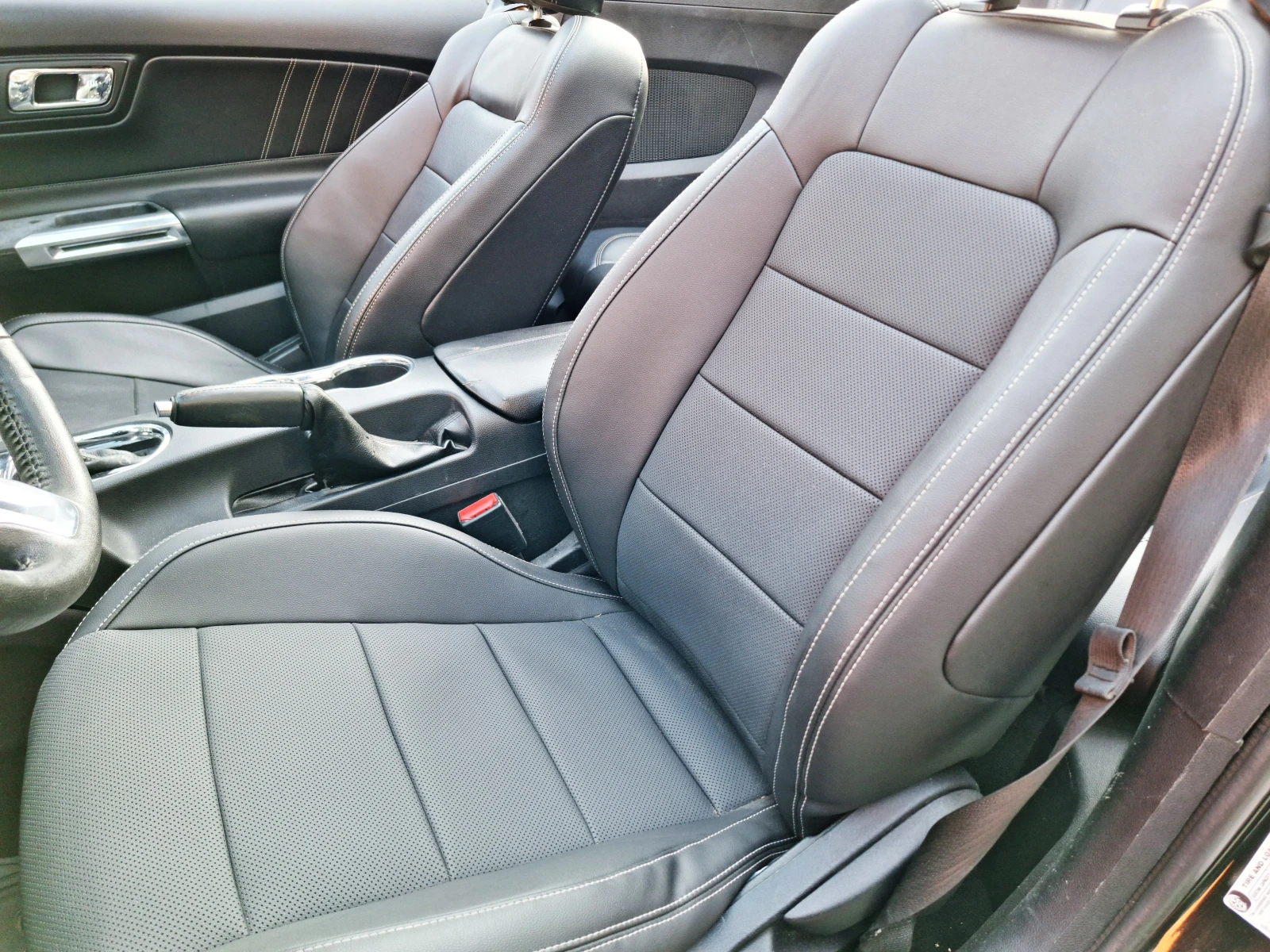 Ford Mustang Cabrio Premium Pack - изображение 9