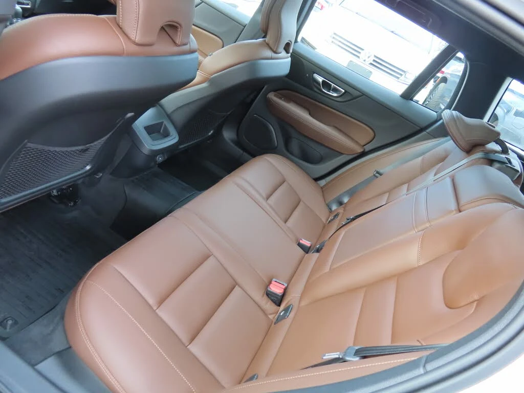 Volvo V60 T6 Momentum* HeadUp* АвтоКредит* (ЦЕНА ДО БГ) - изображение 10