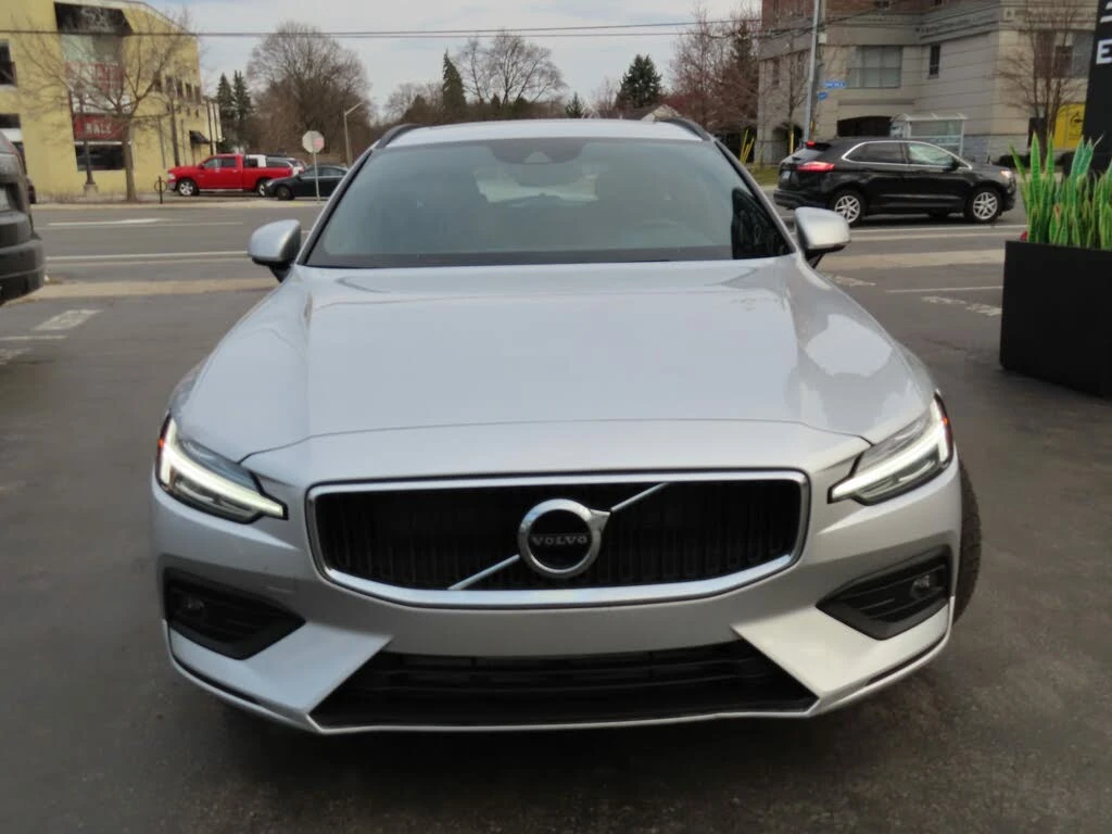 Volvo V60 T6 Momentum* HeadUp* АвтоКредит* (ЦЕНА ДО БГ) - изображение 2