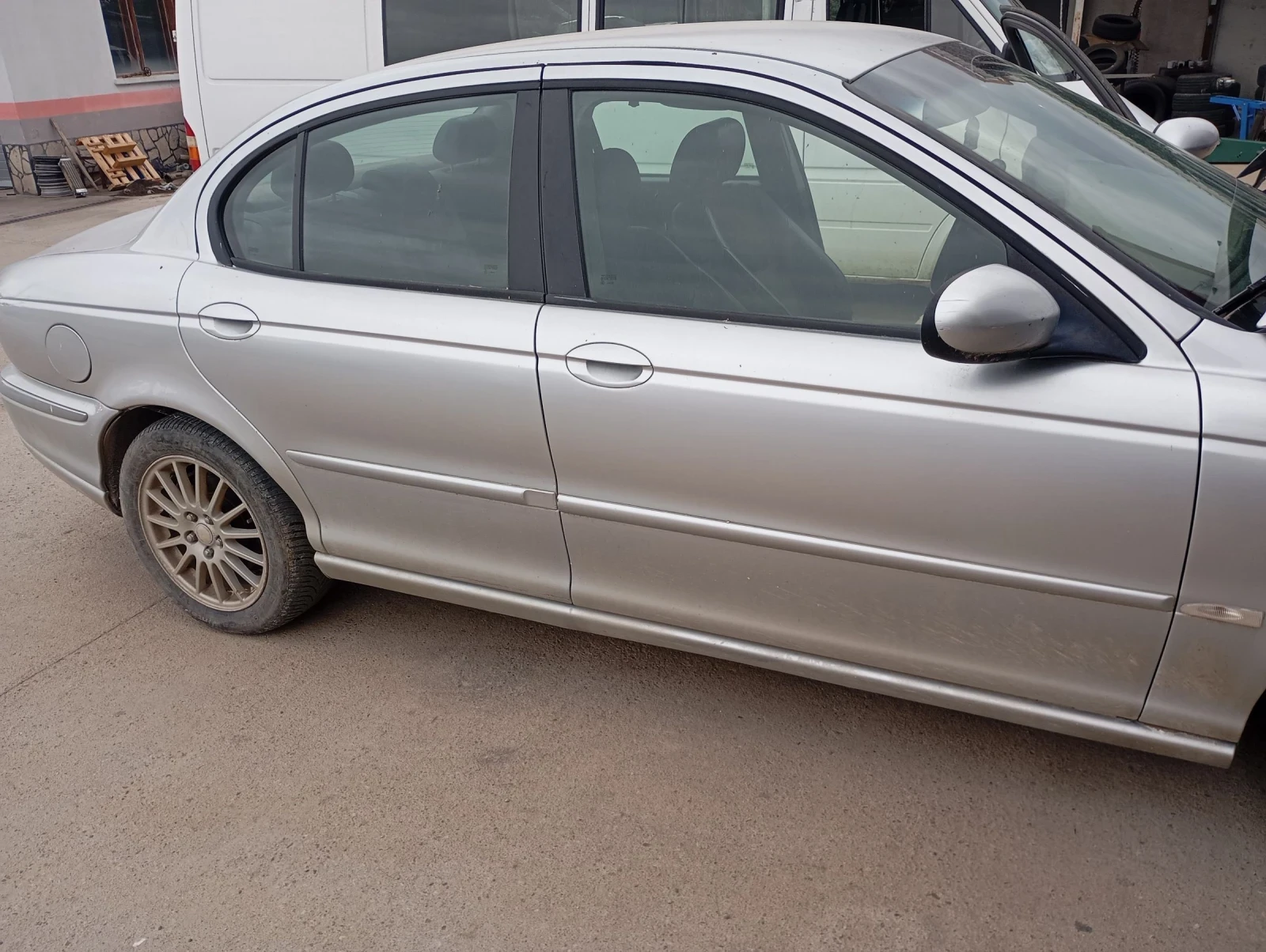 Jaguar X-type 2.0 - изображение 3