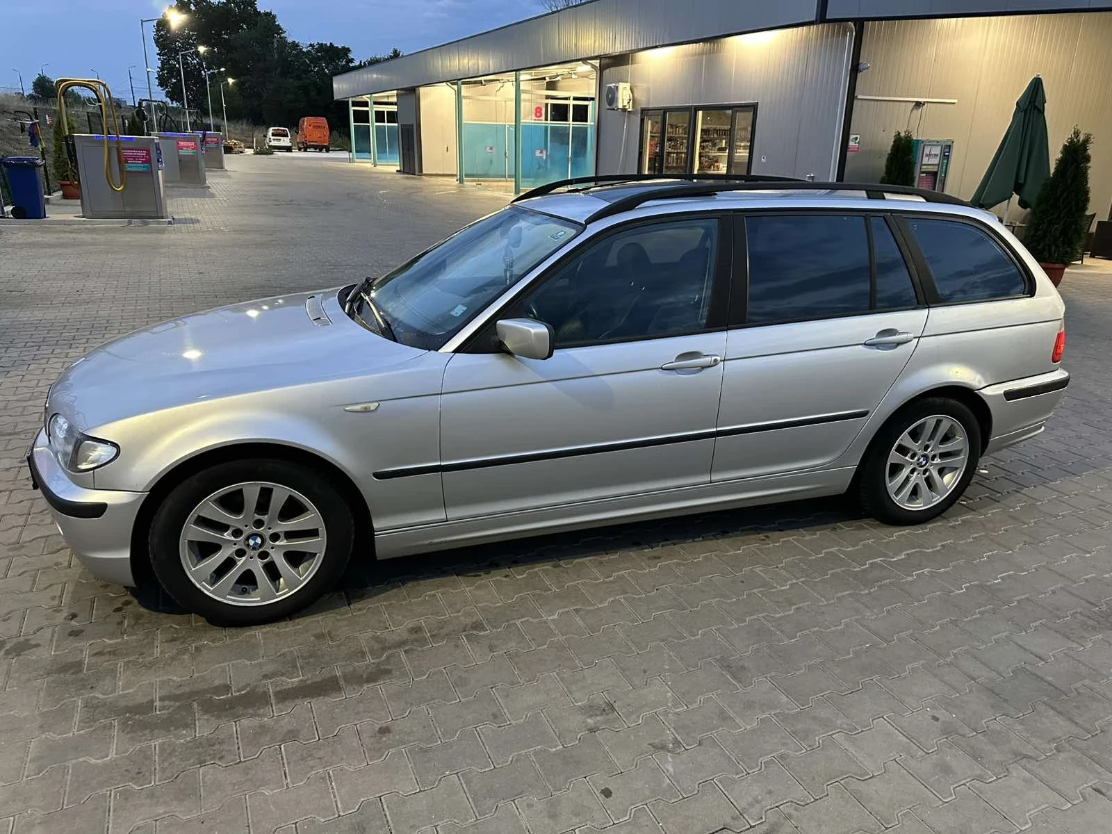 BMW 320 2.0 D - изображение 4