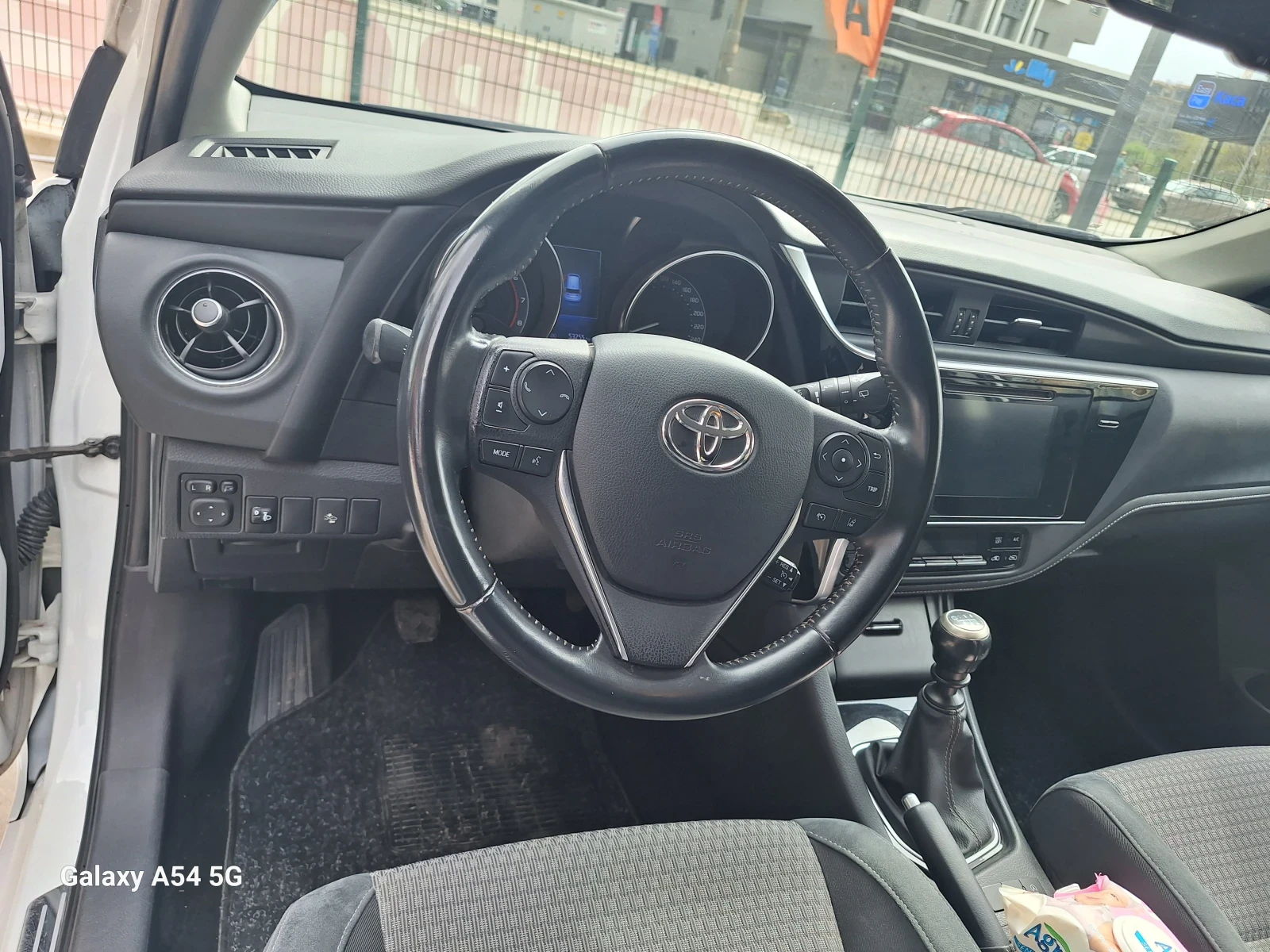 Toyota Auris 1.2 ������, 116 ���� � �����, 4�� ���������  | Mobile.bg � ����������� 13