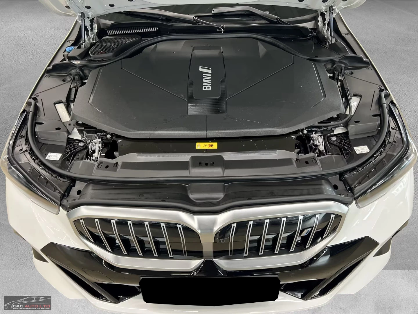 BMW i5 eDRIVE40/340HP/M-SPORT/B&W/ACC/HEAD-UP/KLESS/861f - изображение 2
