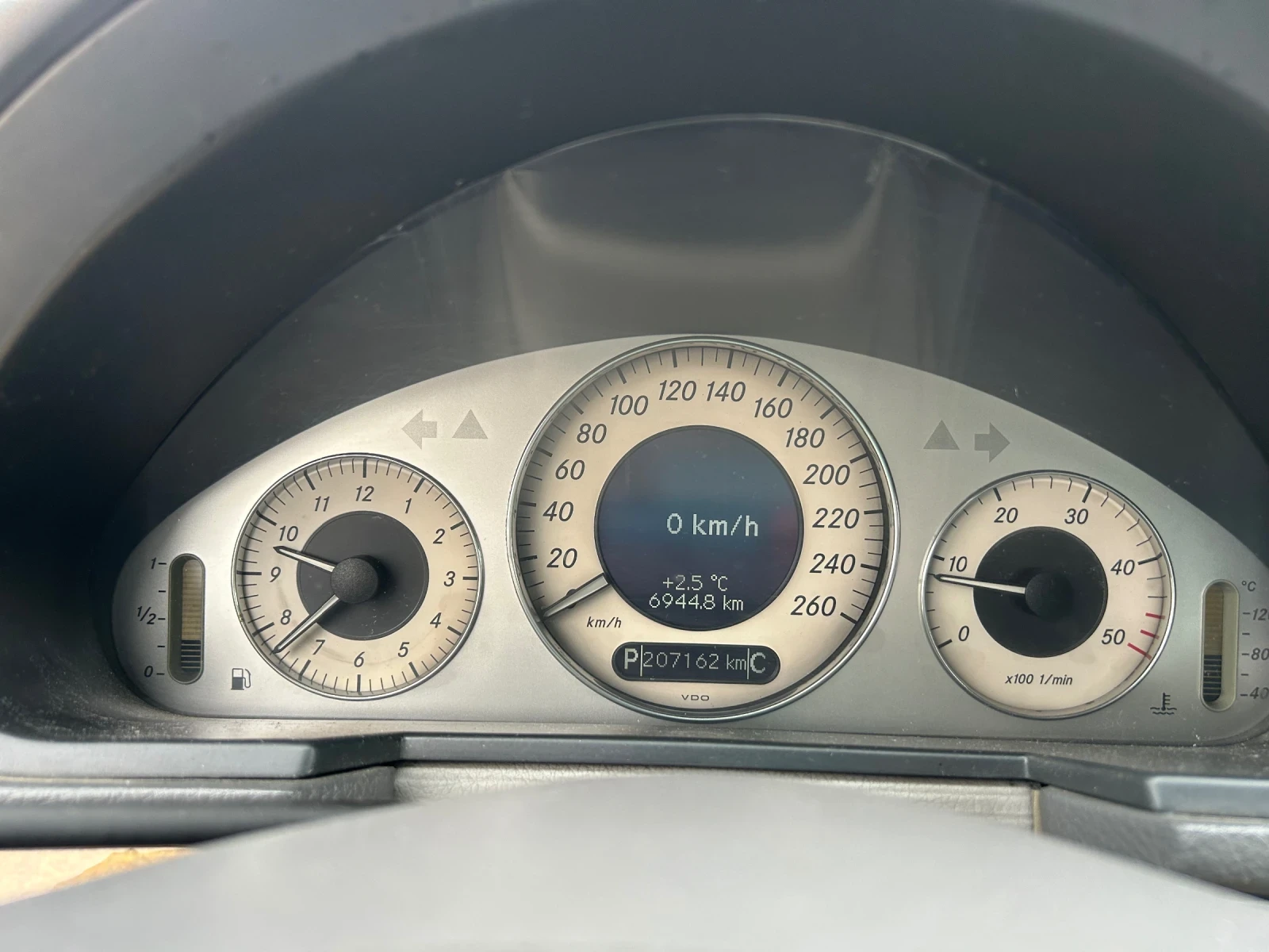 Mercedes-Benz E 270  - изображение 10