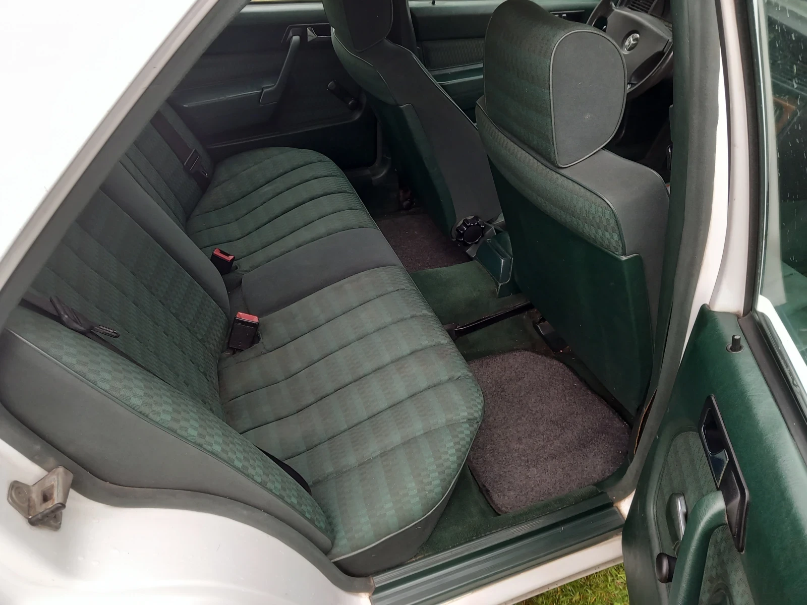 Mercedes-Benz 190 2.0 дизел  - изображение 6